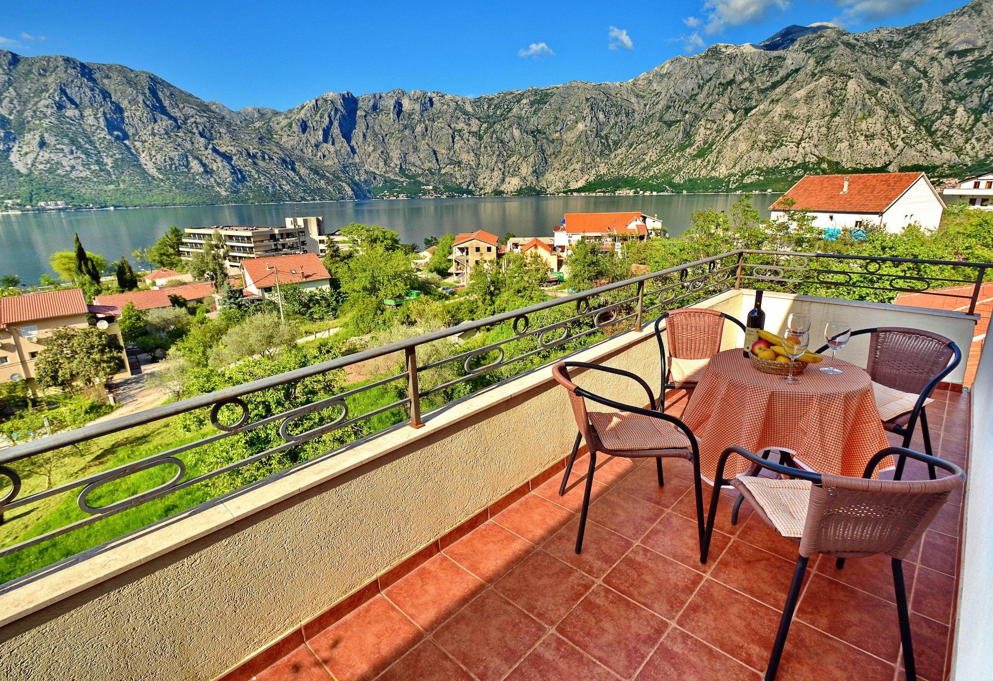 Apartments Soso Kotor Exterior photo